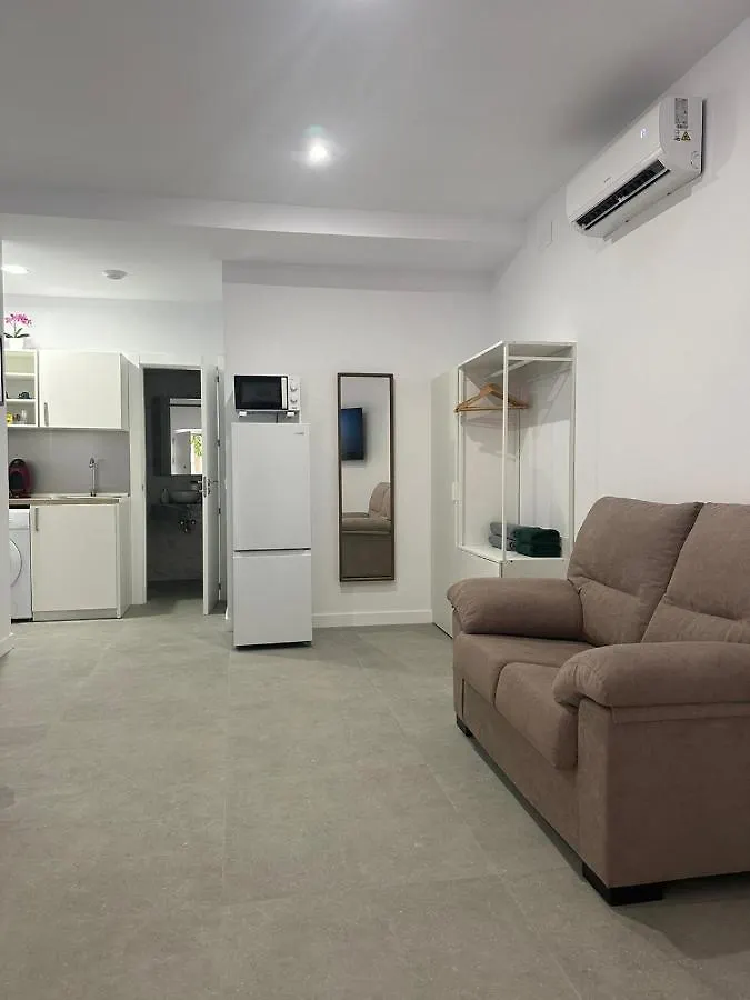 Fantastico Piso A 5 Minutos De La Estacion De Bus Y Tren A Metros De La Playa Apartment Malaga